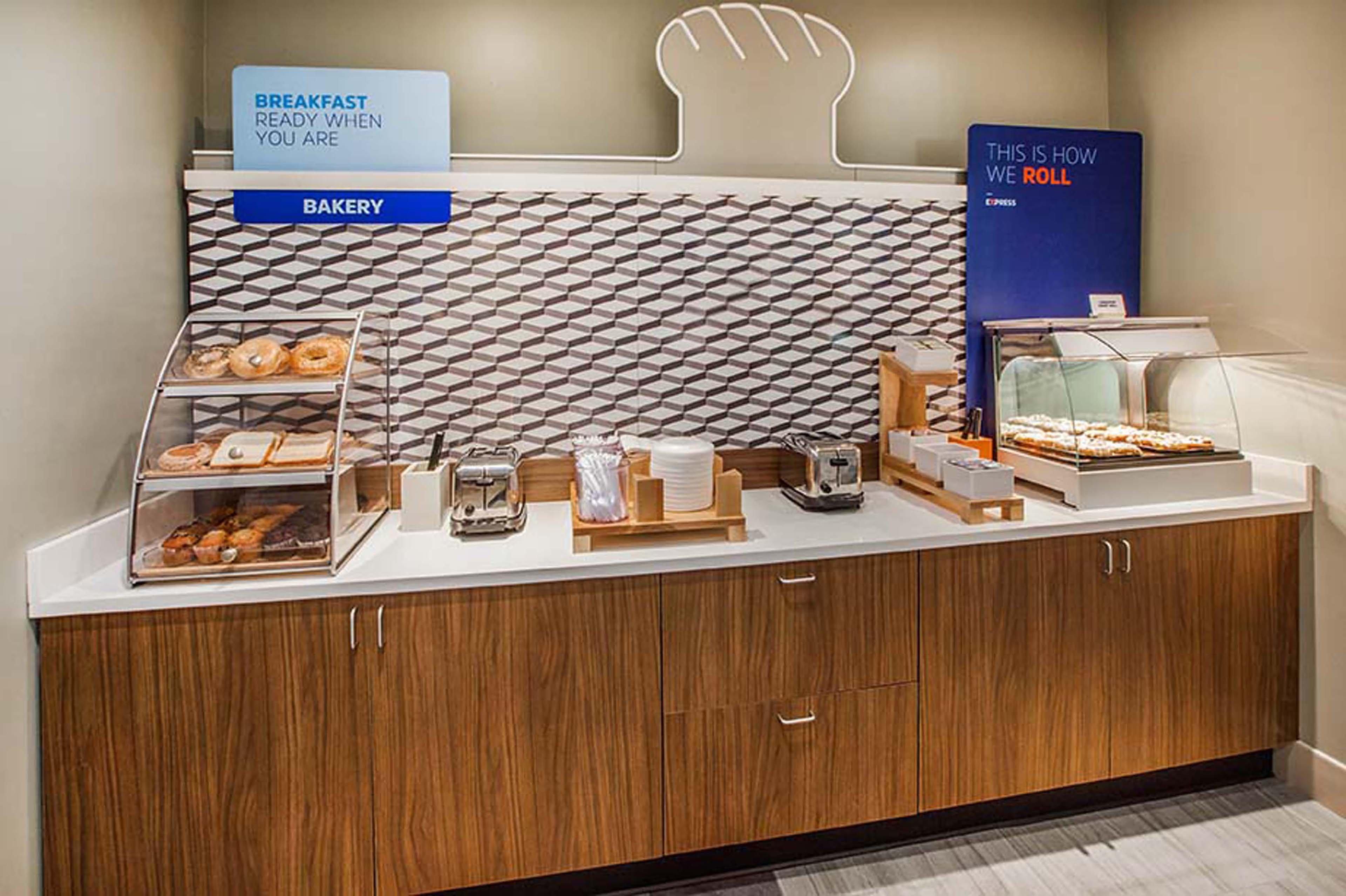 Holiday Inn Express Hotel & Suites Brooksville West, An Ihg Hotel Экстерьер фото