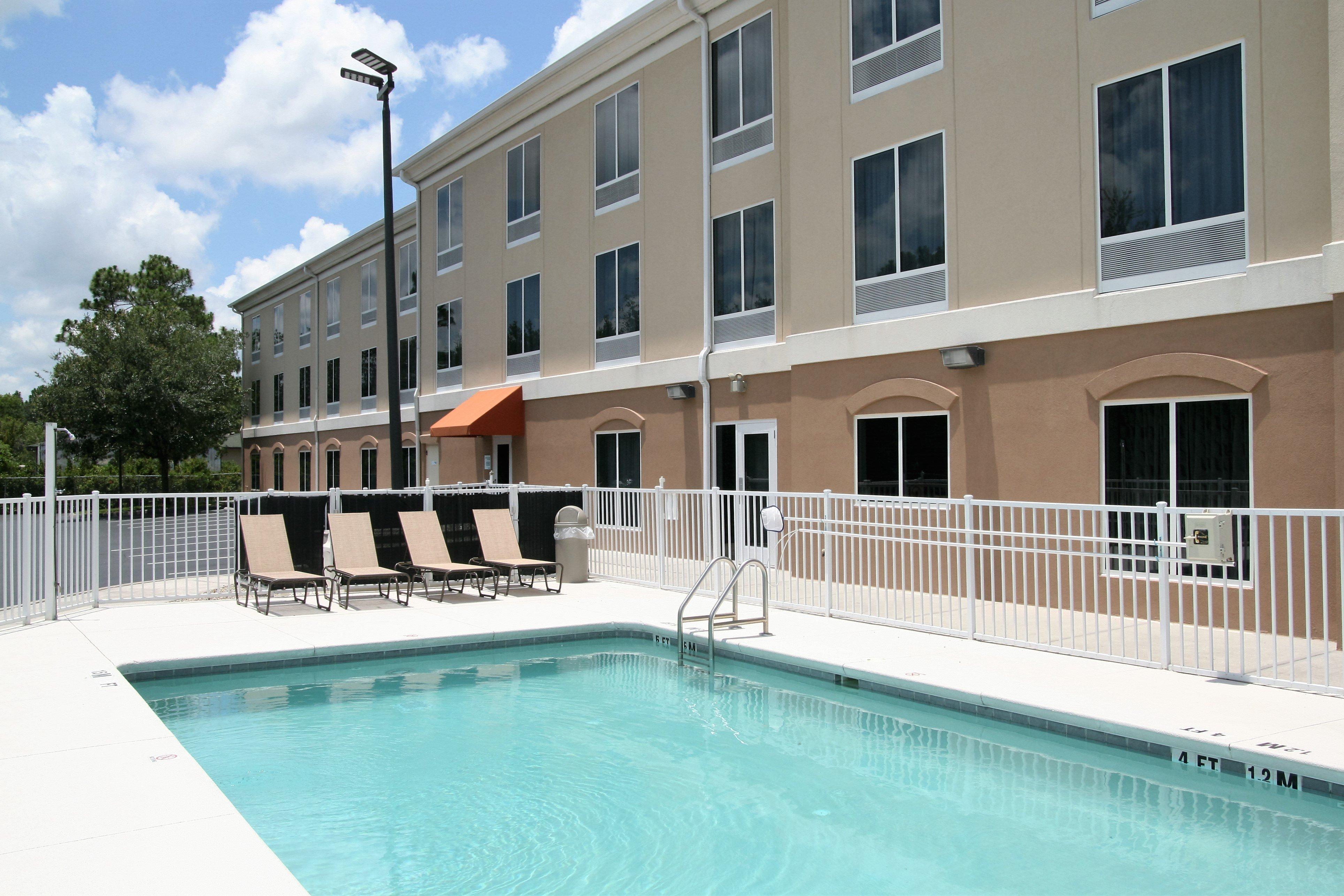 Holiday Inn Express Hotel & Suites Brooksville West, An Ihg Hotel Экстерьер фото