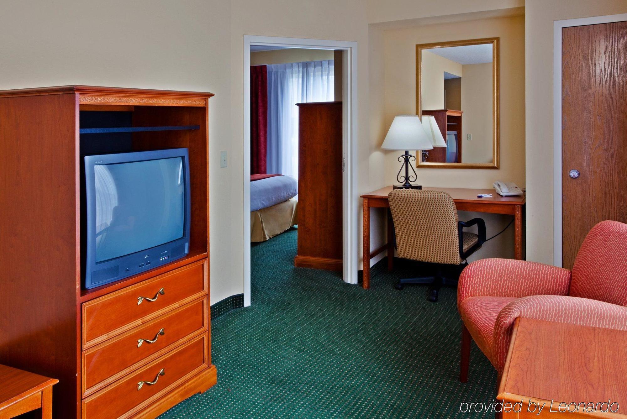 Holiday Inn Express Hotel & Suites Brooksville West, An Ihg Hotel Номер фото