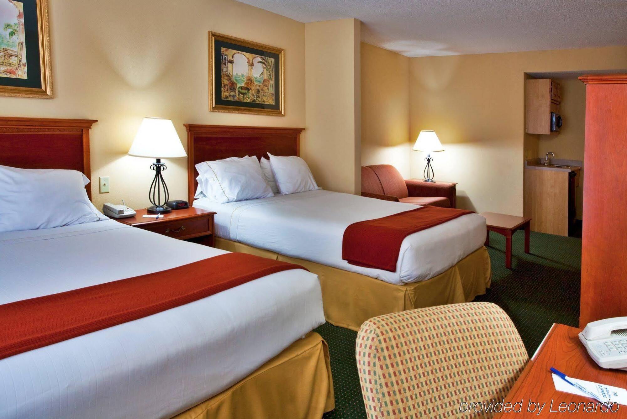 Holiday Inn Express Hotel & Suites Brooksville West, An Ihg Hotel Экстерьер фото